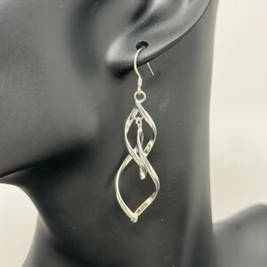 Sterling silver double swirl earrings 🔥